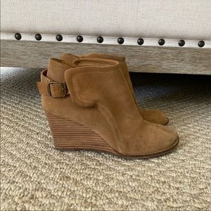 Lucky Brand Yasine Tan Leather Wedge Booties